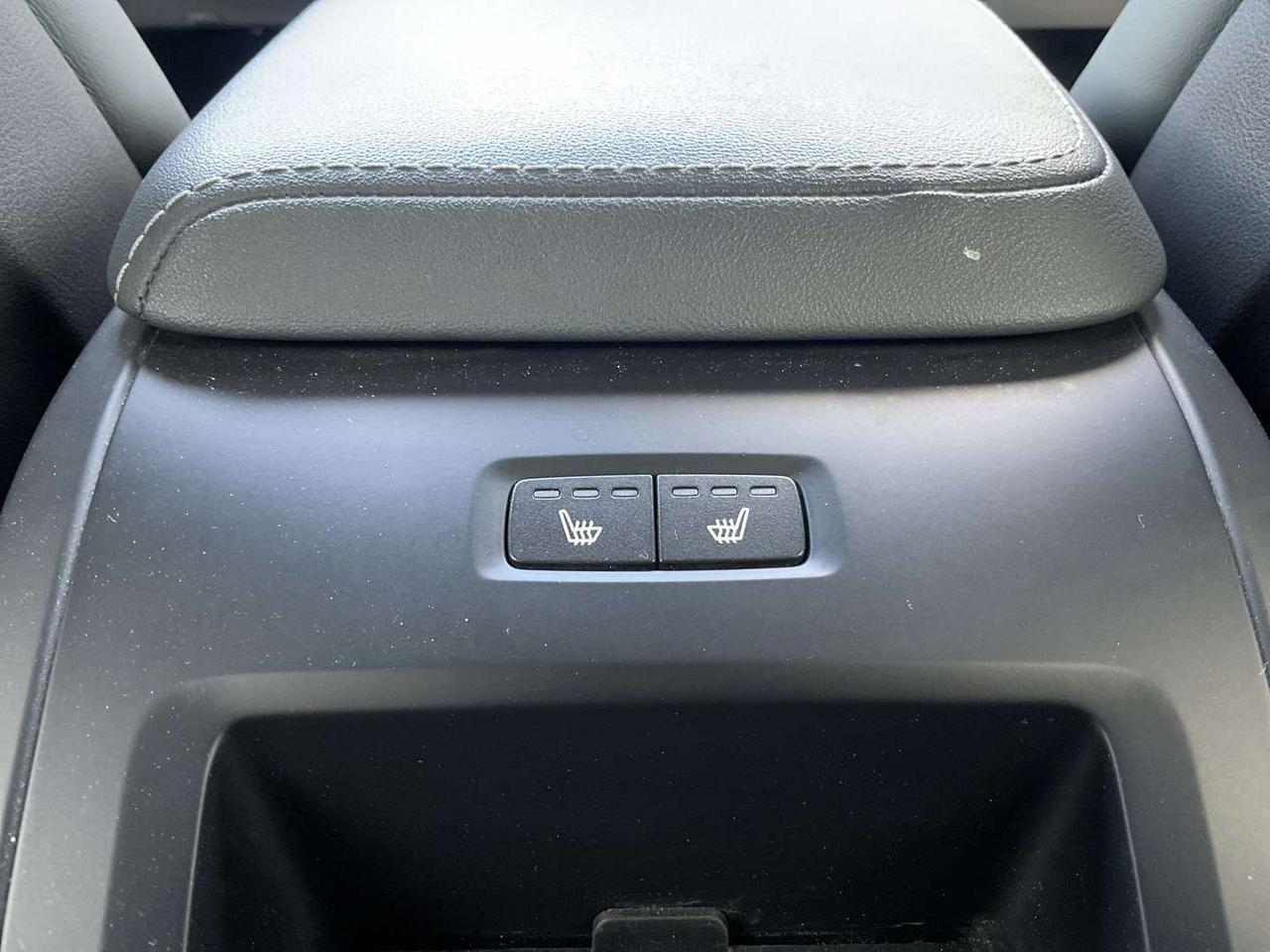 2022 Volvo XC60 Recharge PHEV T8 R-Design AWD - LTHR! NAV! 360 CAM! BSM! HUD! Photo