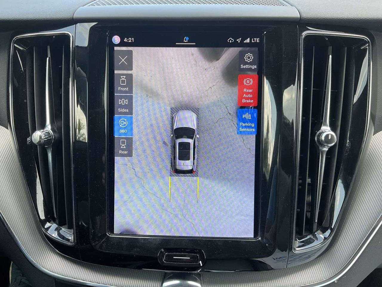 2022 Volvo XC60 Recharge PHEV T8 R-Design AWD - LTHR! NAV! 360 CAM! BSM! HUD! Photo