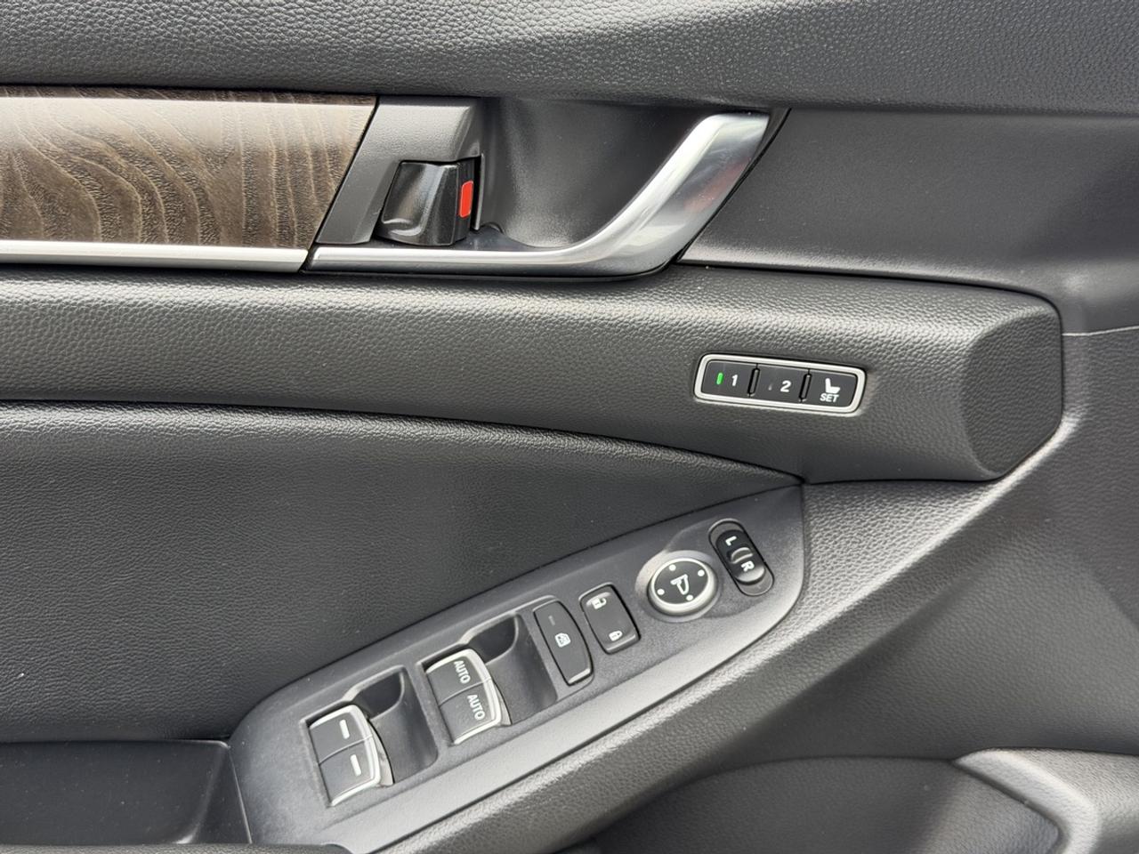 2021 Honda Accord TOURING | No-Accident | Leather | Cooling Seats | Photo