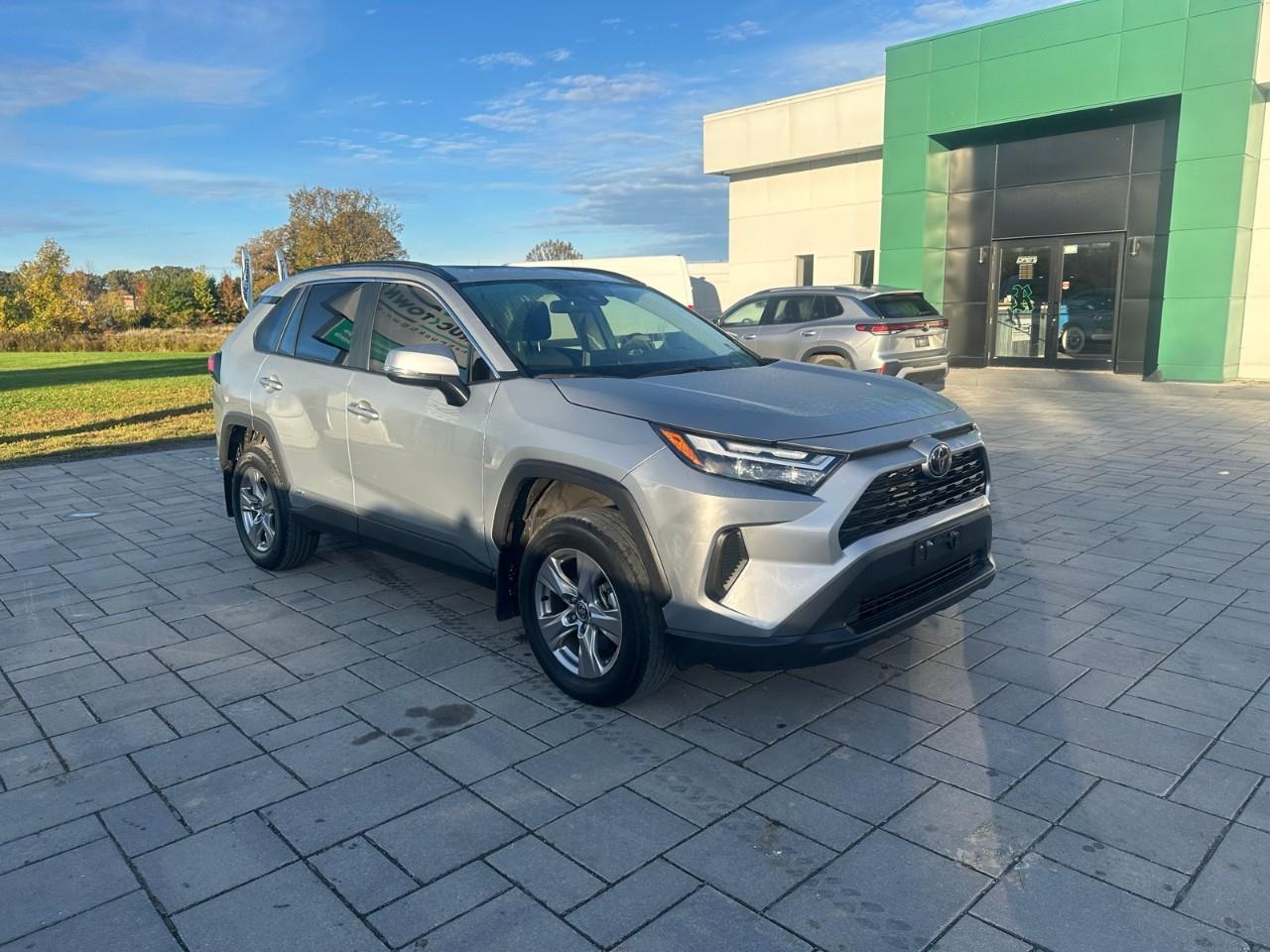 2025 Toyota RAV4 Hybrid XLE 4dr All-Wheel Drive Photo