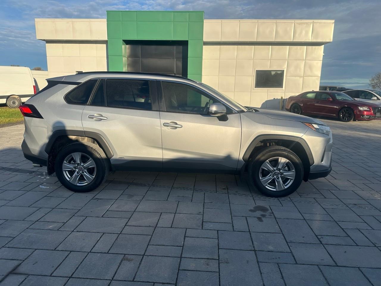 2025 Toyota RAV4 Hybrid XLE 4dr All-Wheel Drive Photo