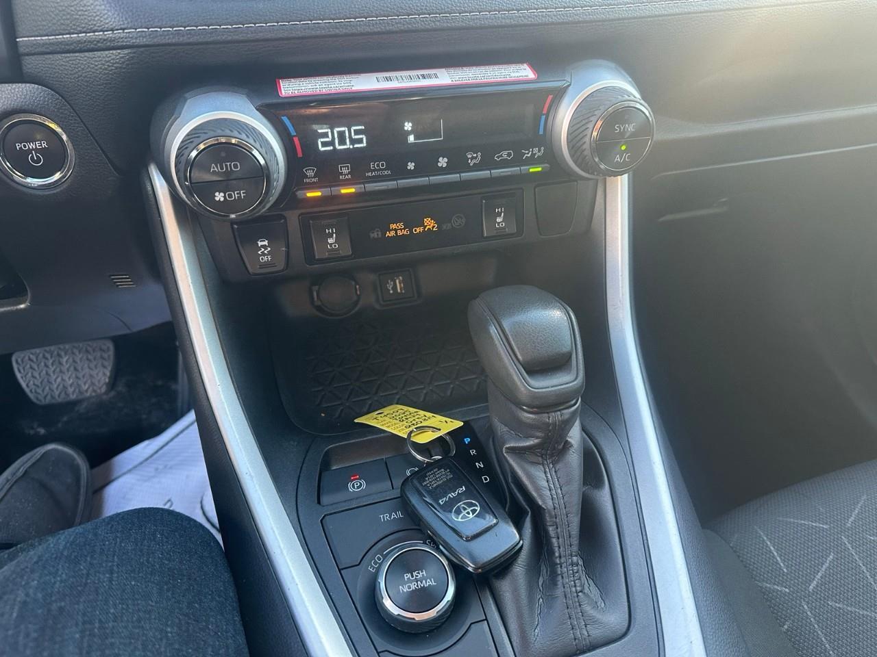 2025 Toyota RAV4 Hybrid XLE 4dr All-Wheel Drive Photo