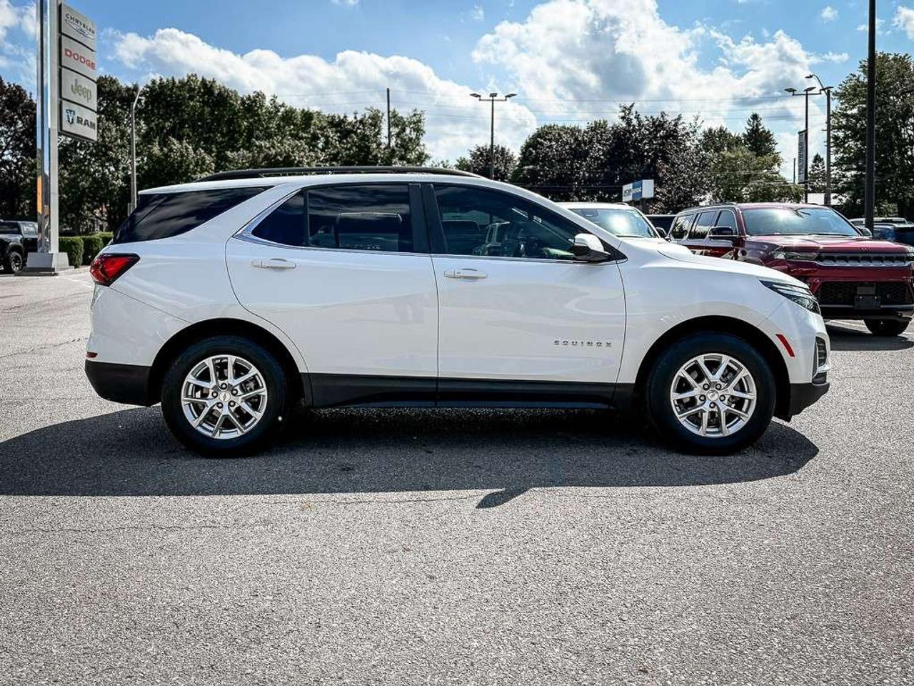 2022 Chevrolet Equinox LT   1LT   HEATED SEATS   REMOTE START   LANE KEEP Photo3