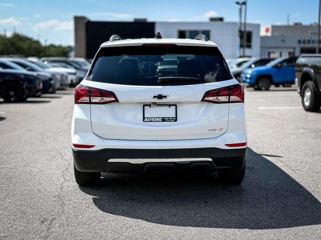2022 Chevrolet Equinox LT   1LT   HEATED SEATS   REMOTE START   LANE KEEP Photo