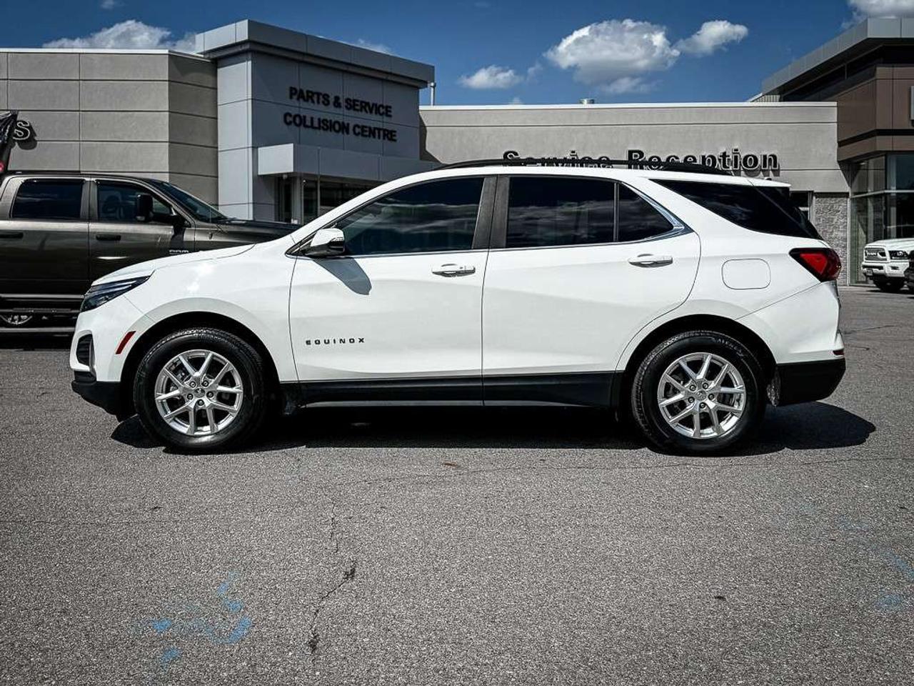 2022 Chevrolet Equinox LT   1LT   HEATED SEATS   REMOTE START   LANE KEEP Photo