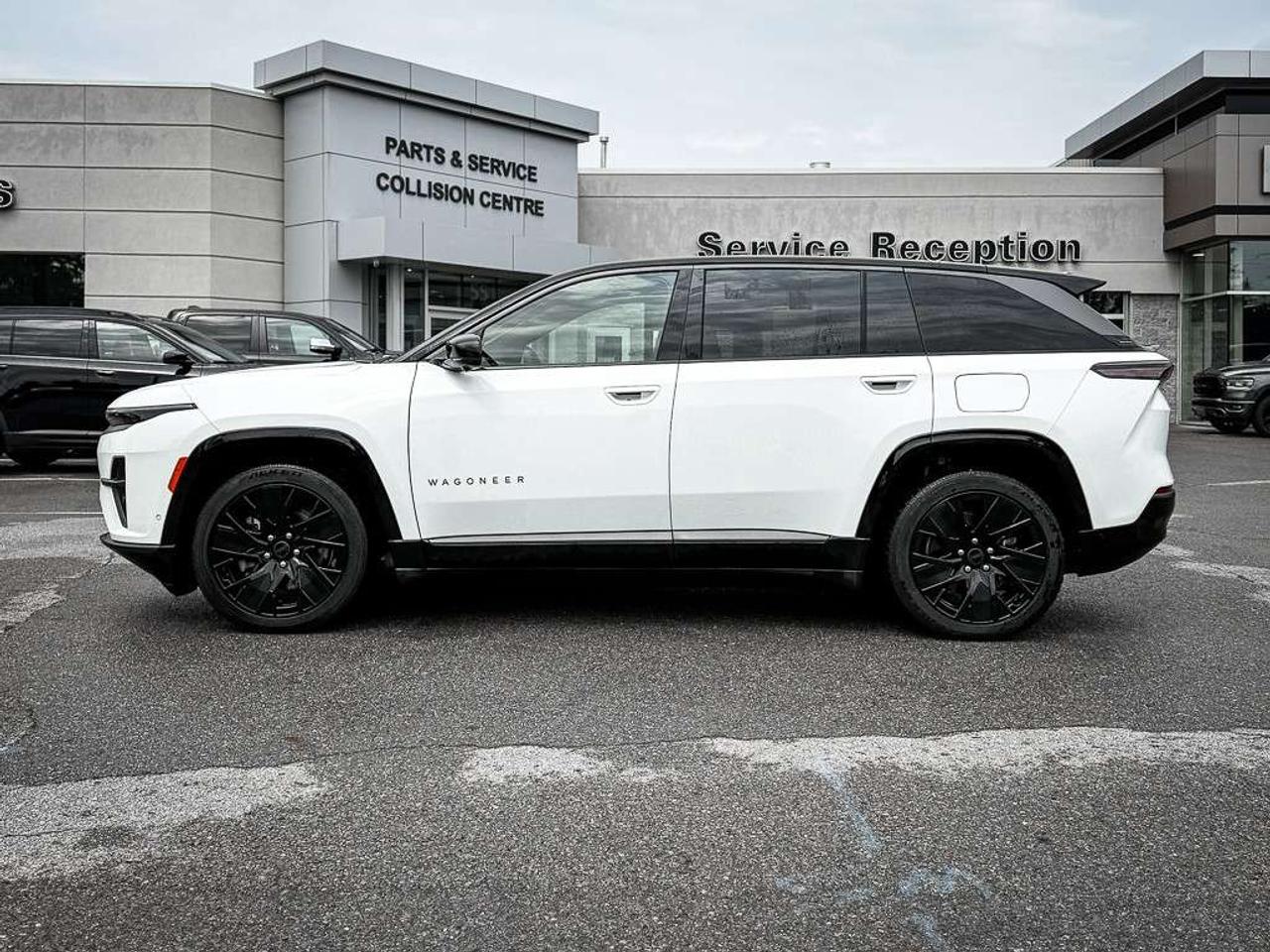2025 Jeep Wagoneer S PANO ROOF   PASS DISPLAY   HEATED/VENTED LEATHER   MCINTOSH AUDIO   360 CAM Photo