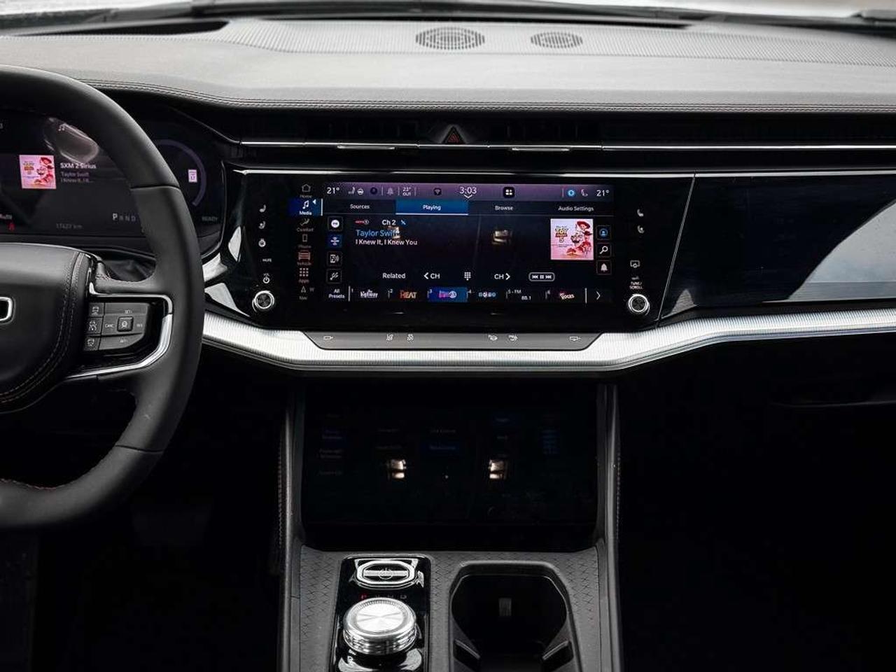2025 Jeep Wagoneer S PANO ROOF   PASS DISPLAY   HEATED/VENTED LEATHER   MCINTOSH AUDIO   360 CAM Photo