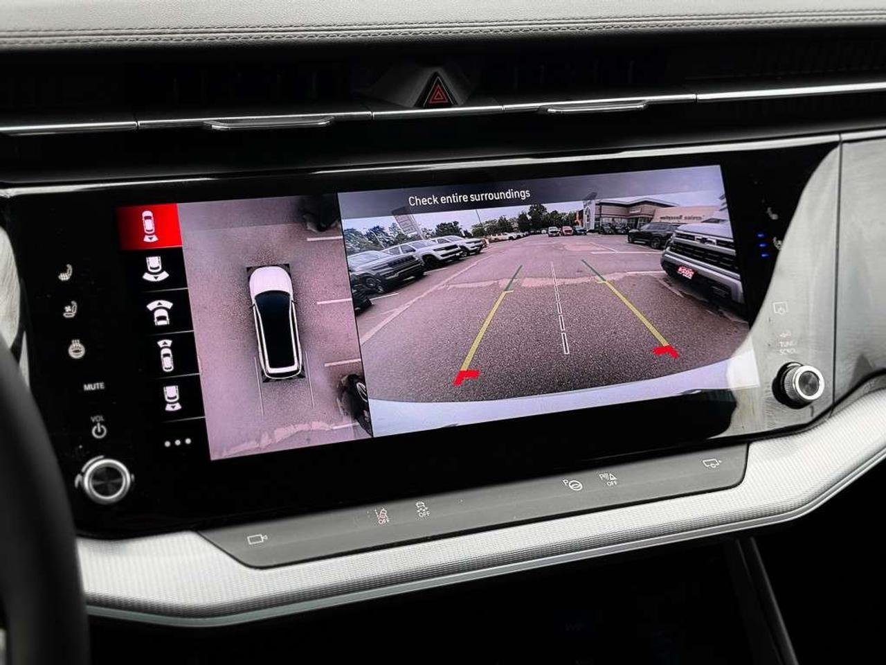 2025 Jeep Wagoneer S PANO ROOF   PASS DISPLAY   HEATED/VENTED LEATHER   MCINTOSH AUDIO   360 CAM Photo