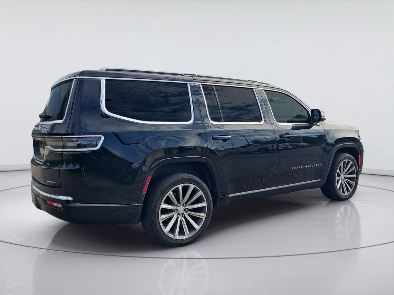 2022 Jeep Grand Wagoneer 6.4L V8 Hemi, Leather, Heated & Cooled Seats Photo