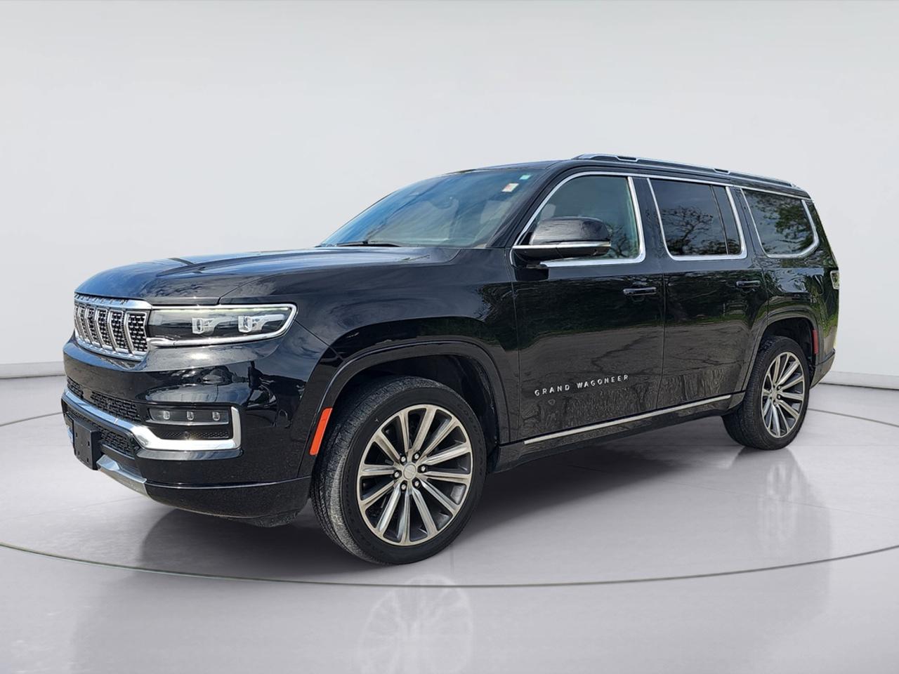 2022 Jeep Grand Wagoneer 6.4L V8 Hemi, Leather, Heated & Cooled Seats Photo