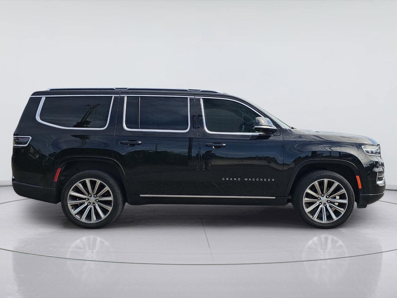 2022 Jeep Grand Wagoneer 6.4L V8 Hemi, Leather, Heated & Cooled Seats Photo