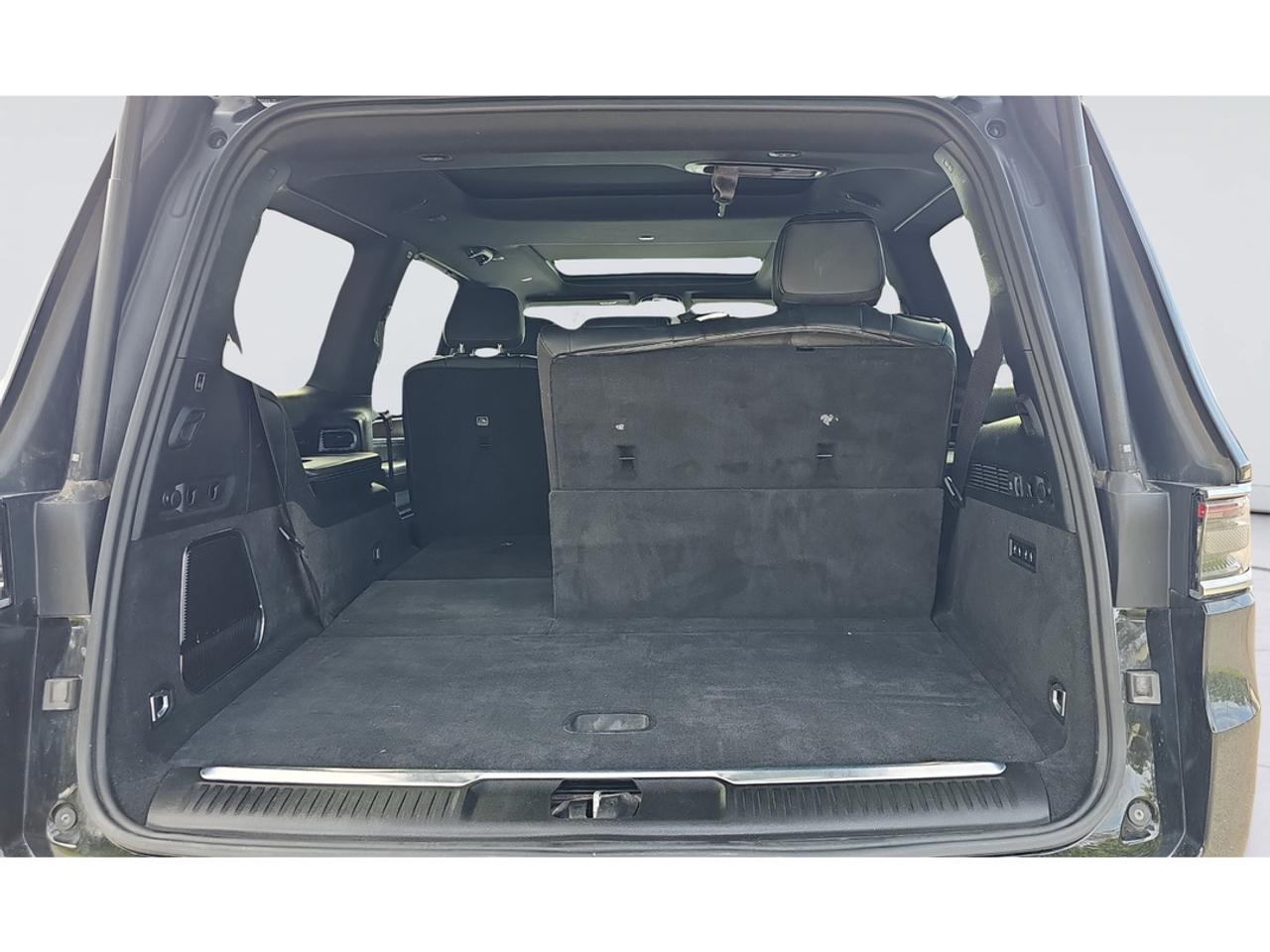 2022 Jeep Grand Wagoneer 6.4L V8 Hemi, Leather, Heated & Cooled Seats Photo