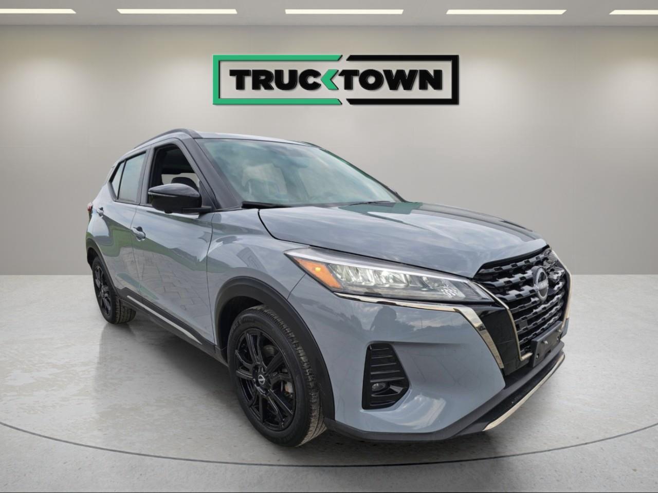 2024 Nissan Kicks SR 4dr Front-Wheel Drive Photo2
