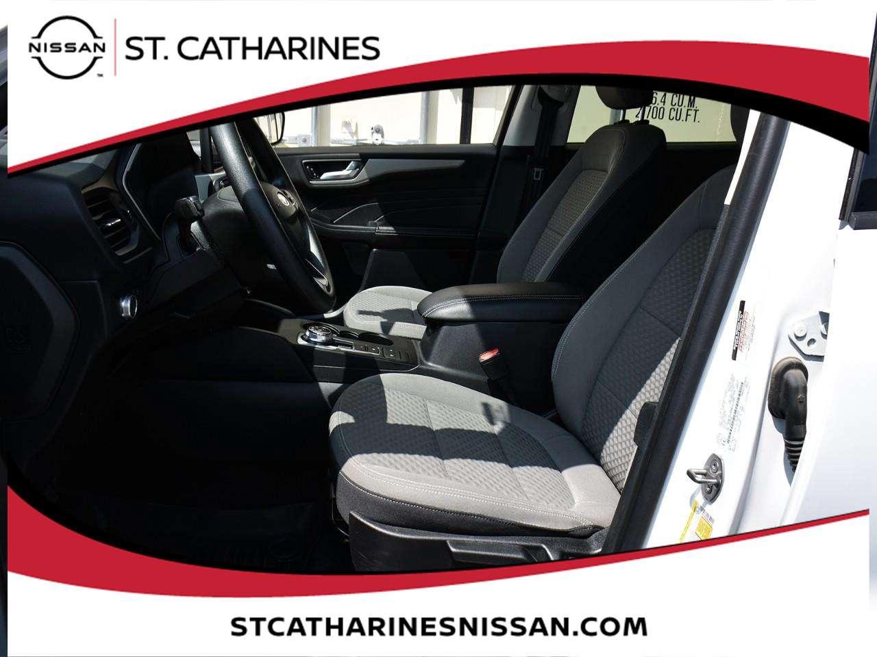 2021 Ford Escape SE Photo