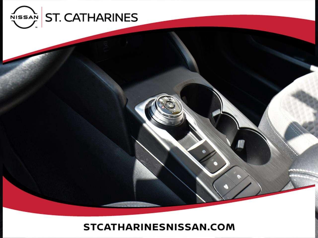 2021 Ford Escape SE Photo
