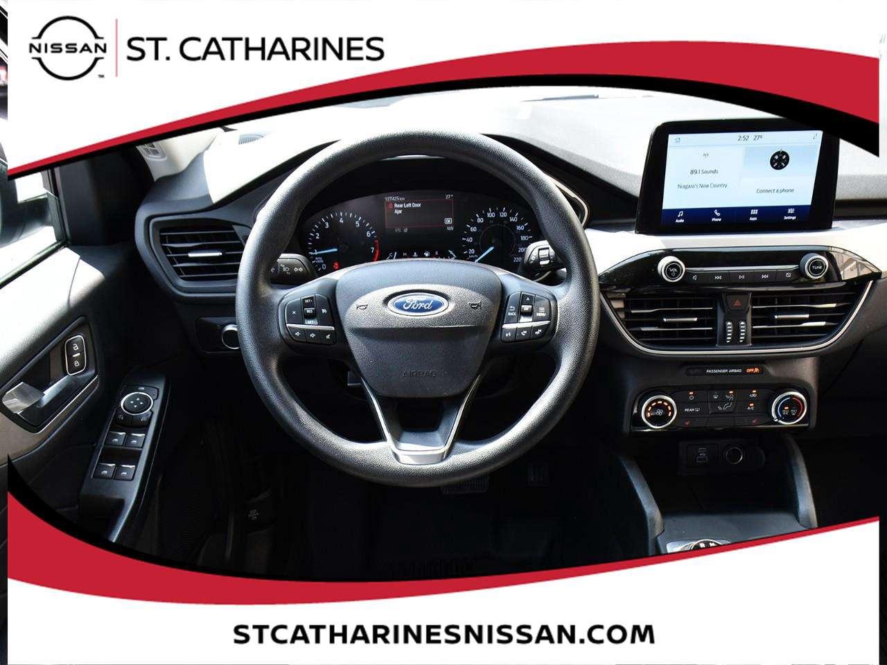 2021 Ford Escape SE Photo