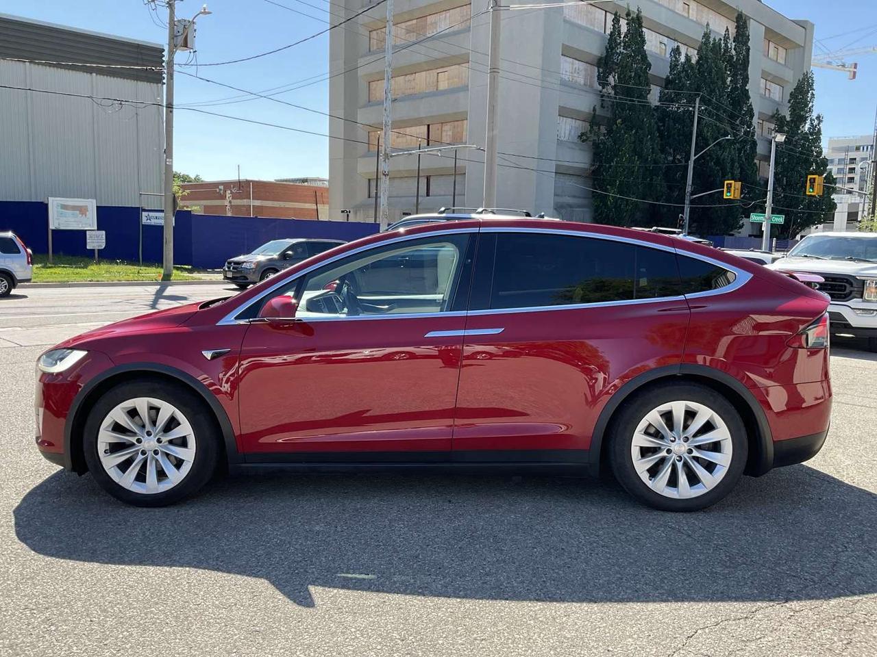 2017 Tesla Model X 100D - 7 PASS! LEATHER! NAV! CAMERAS! Photo