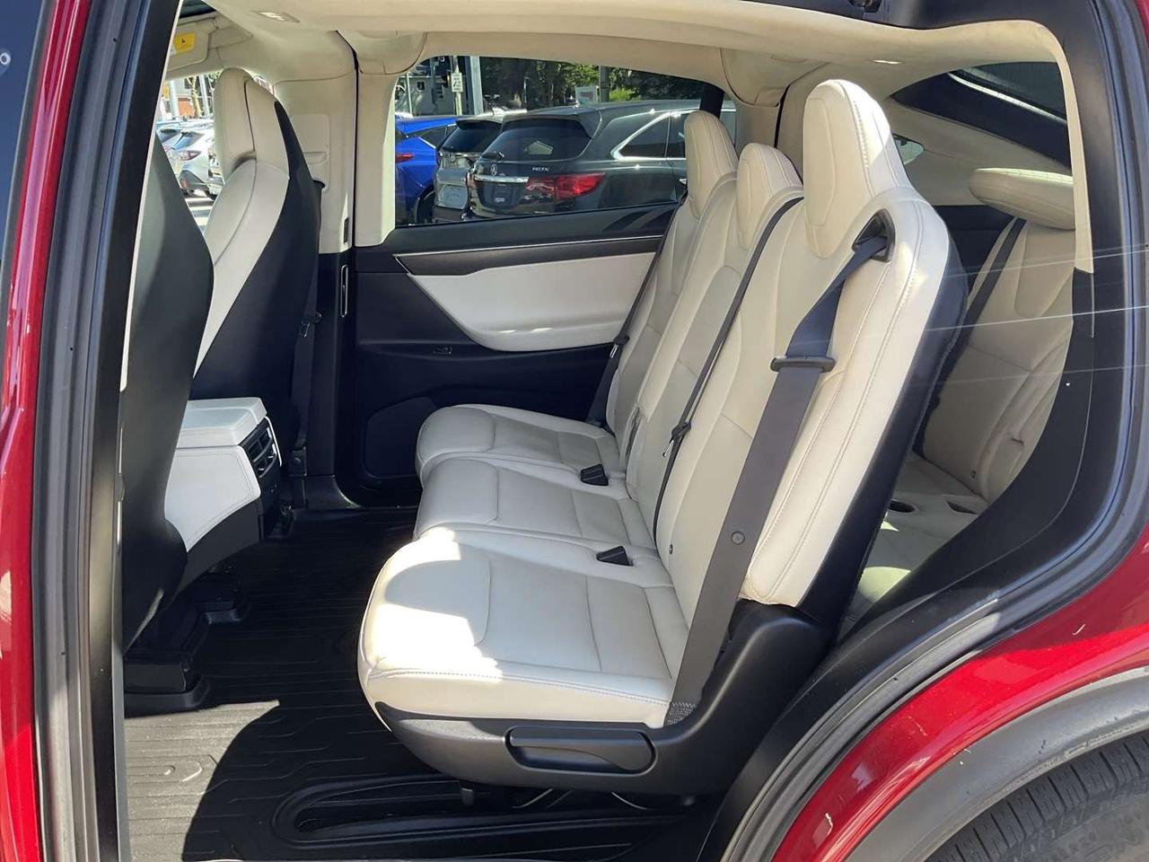 2017 Tesla Model X 100D - 7 PASS! LEATHER! NAV! CAMERAS! Photo