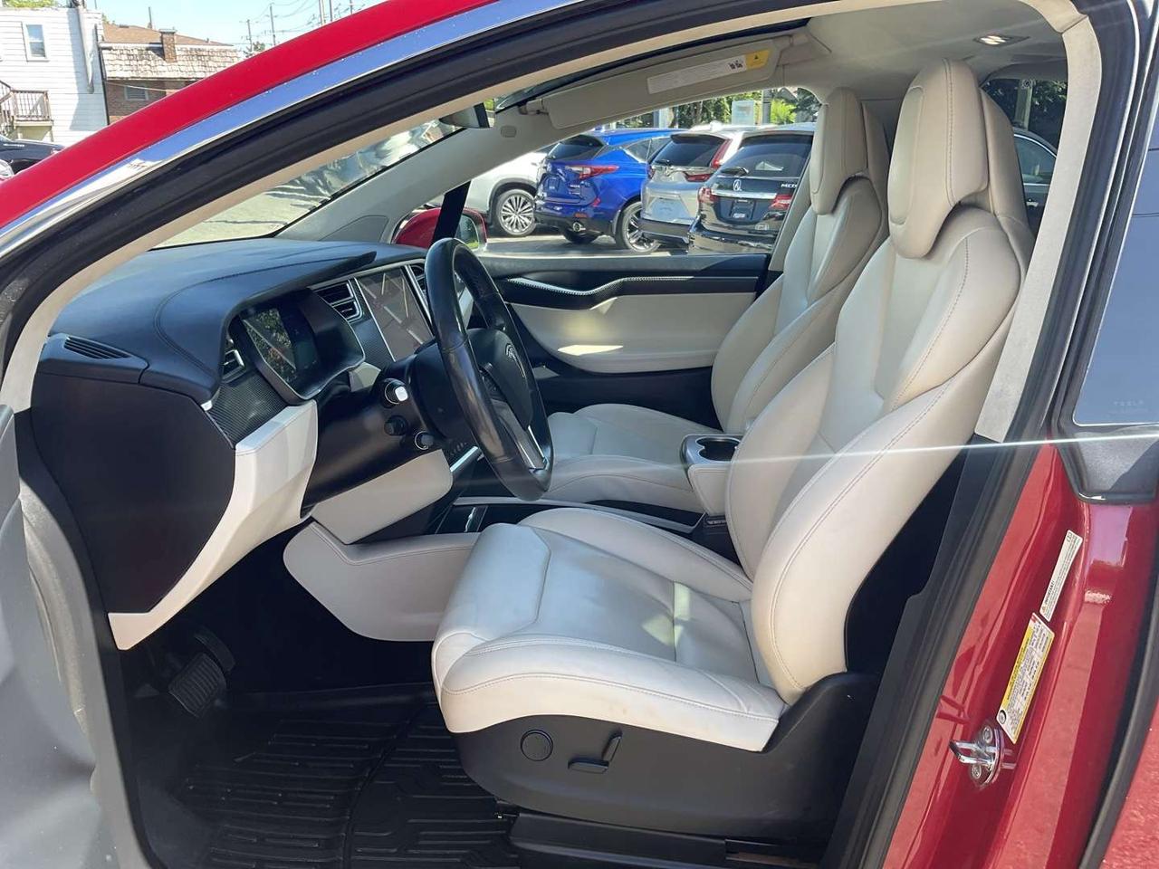 2017 Tesla Model X 100D - 7 PASS! LEATHER! NAV! CAMERAS! Photo