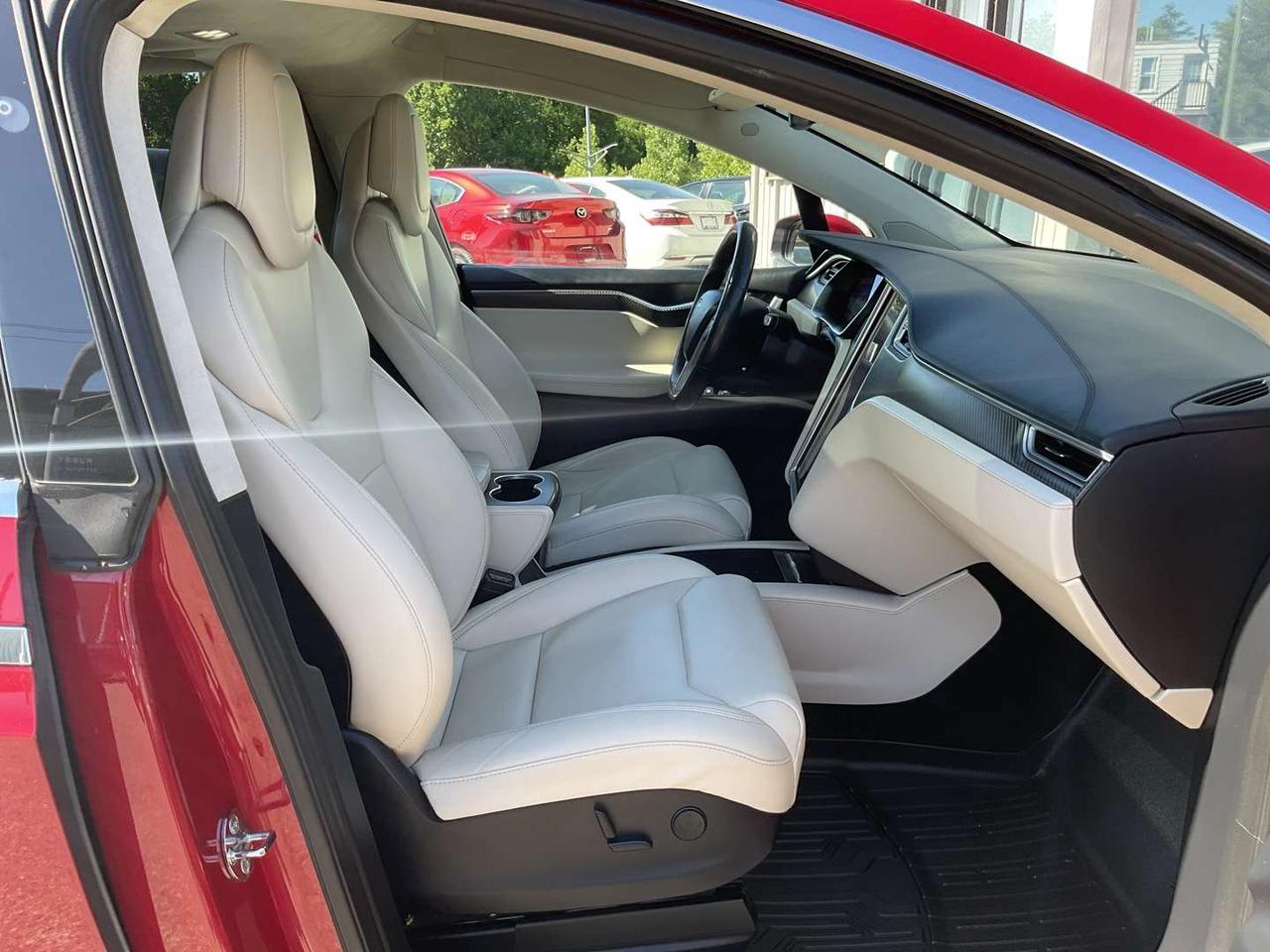 2017 Tesla Model X 100D - 7 PASS! LEATHER! NAV! CAMERAS! Photo