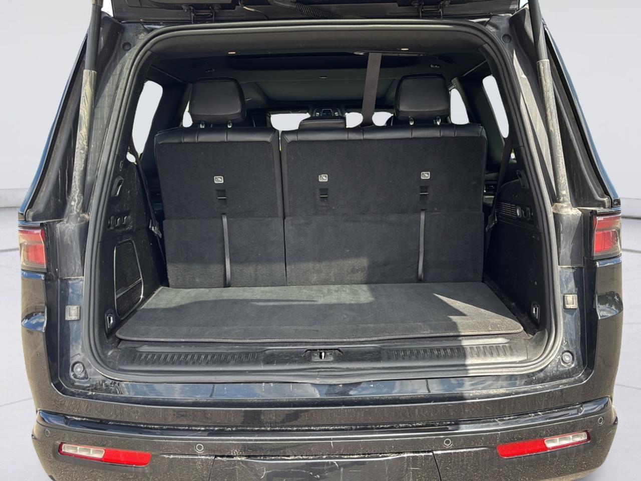 2024 Jeep Wagoneer Series 2, 3.0L, Leather, Heated & Cooled Seats Photo