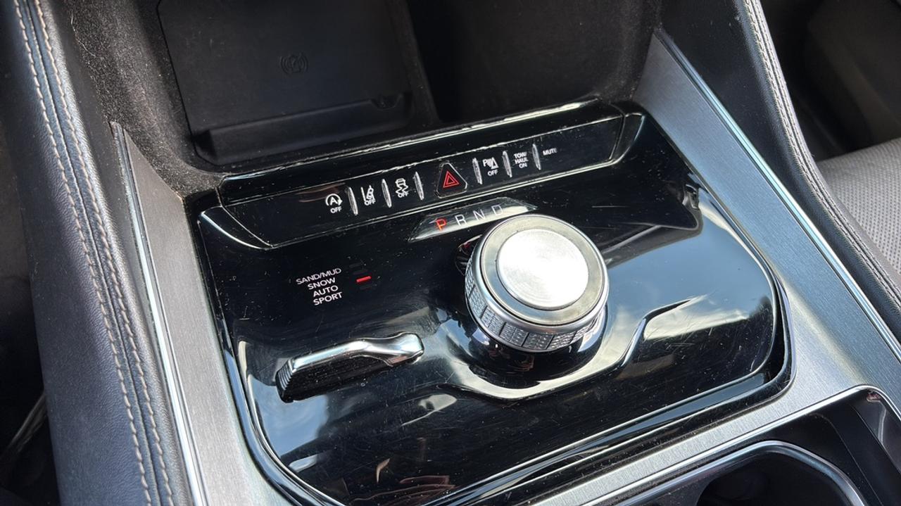 2024 Jeep Wagoneer Series 2, 3.0L, Leather, Heated & Cooled Seats Photo