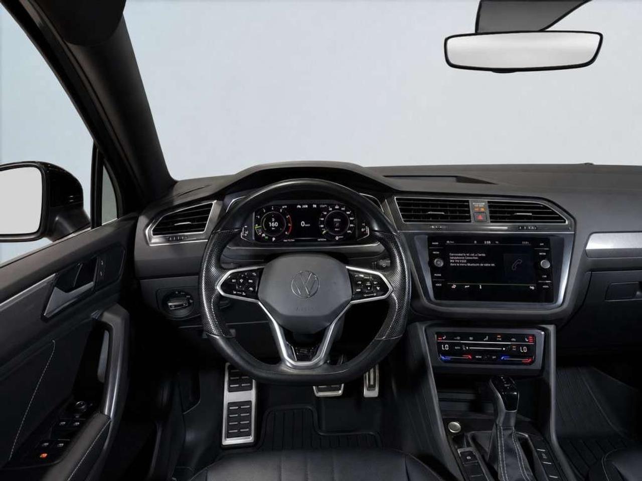2022 Volkswagen Tiguan Comfortline R-Line Black Edition 4MOTION    Leather   Panoramic Sunroof   Remote Start   Blind Spot Assist   Lane Keep As Photo