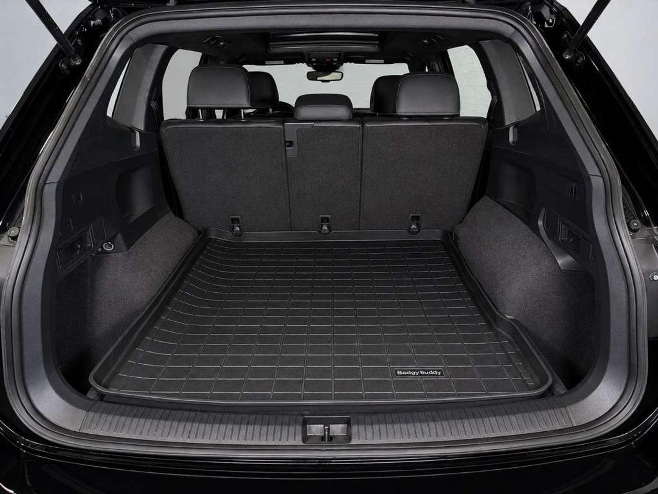 2022 Volkswagen Tiguan Comfortline R-Line Black Edition 4MOTION    Leather   Panoramic Sunroof   Remote Start   Blind Spot Assist   Lane Keep As Photo