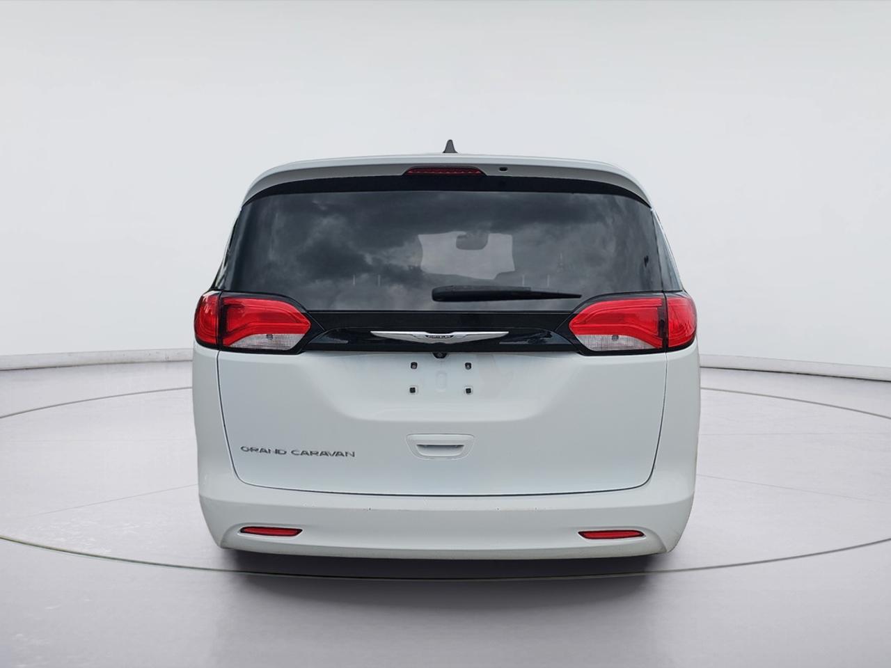 2024 Chrysler Grand Caravan Power Doors, Back up Camera, Heated Power Seats Photo3