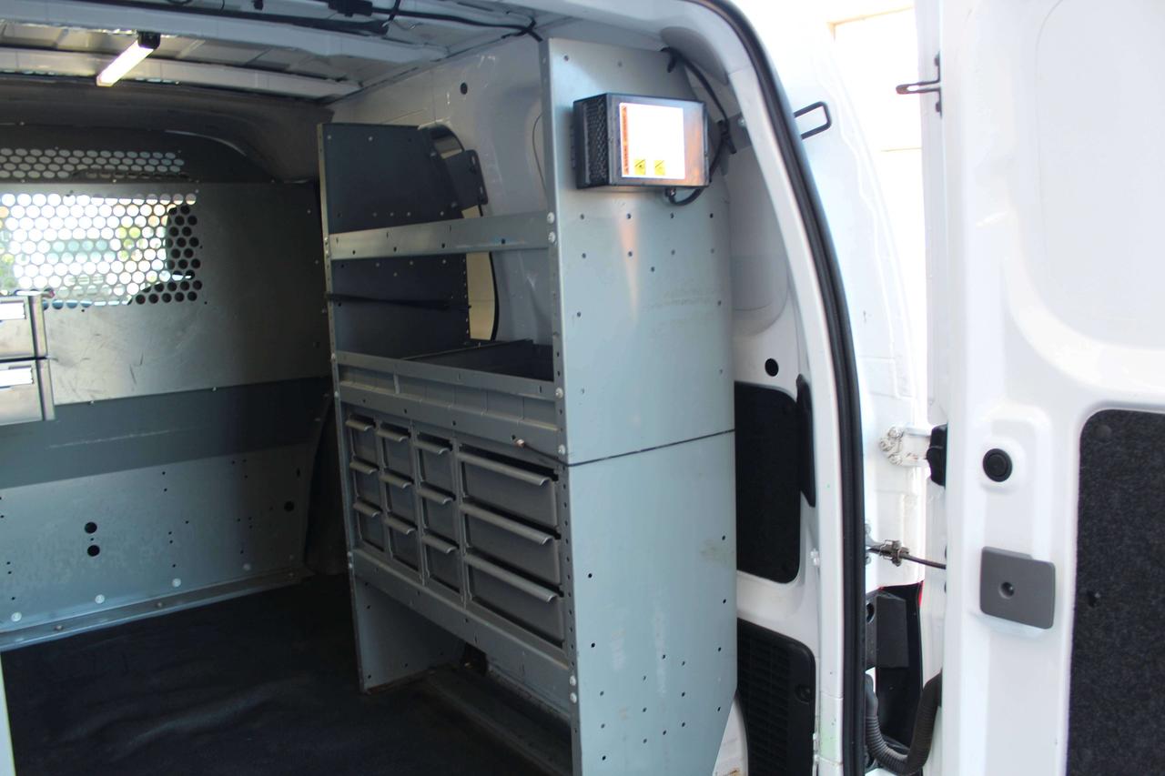 2017 Nissan NV200 SV - DUAL SLIDING DOORS - SHELVES Photo