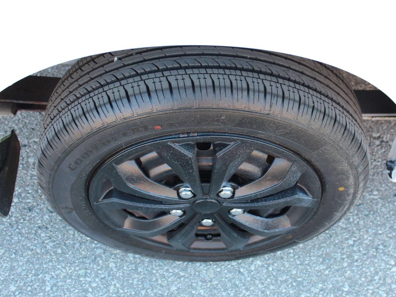 2017 Nissan NV200 SV - DUAL SLIDING DOORS - SHELVES Photo