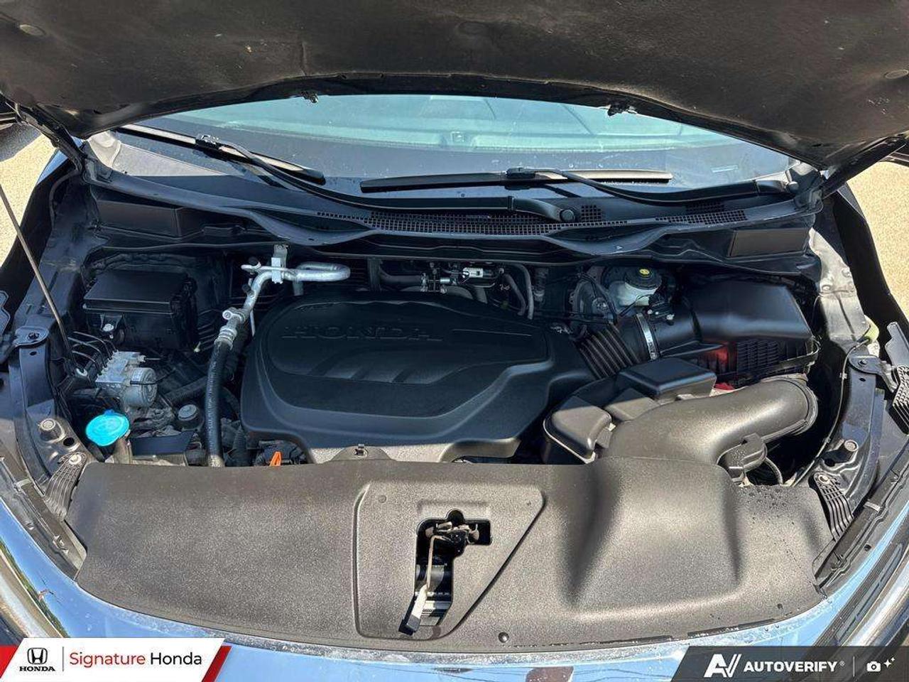 2022 Honda Odyssey Touring Photo