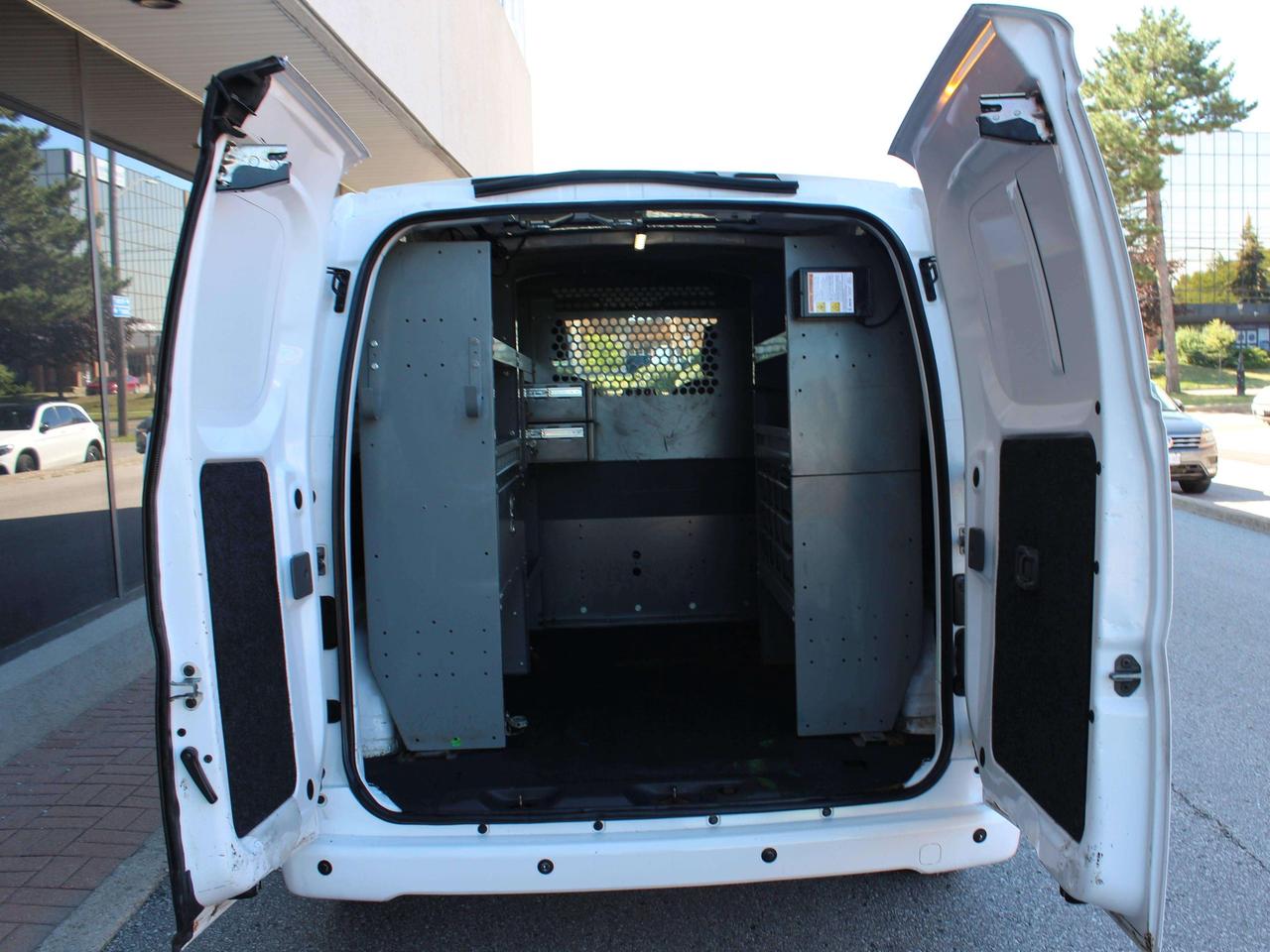 2017 Nissan NV200 DUAL SLIGING DOORS" - "SHELVES Photo4