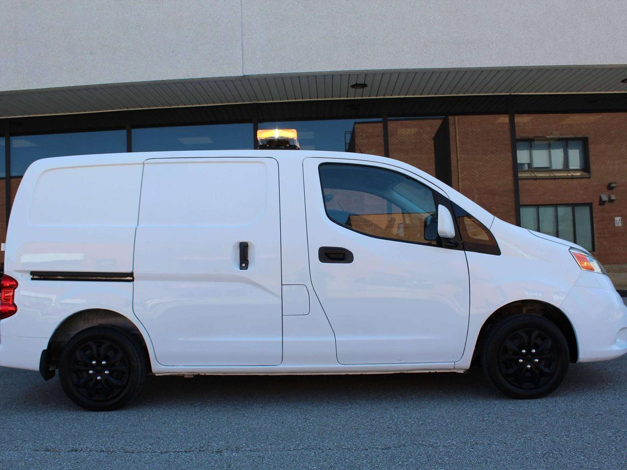 2017 Nissan NV200 DUAL SLIGING DOORS" - "SHELVES Photo0