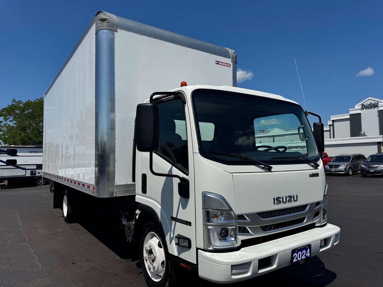 2024 Isuzu NPR 20 FT CUBE Photo