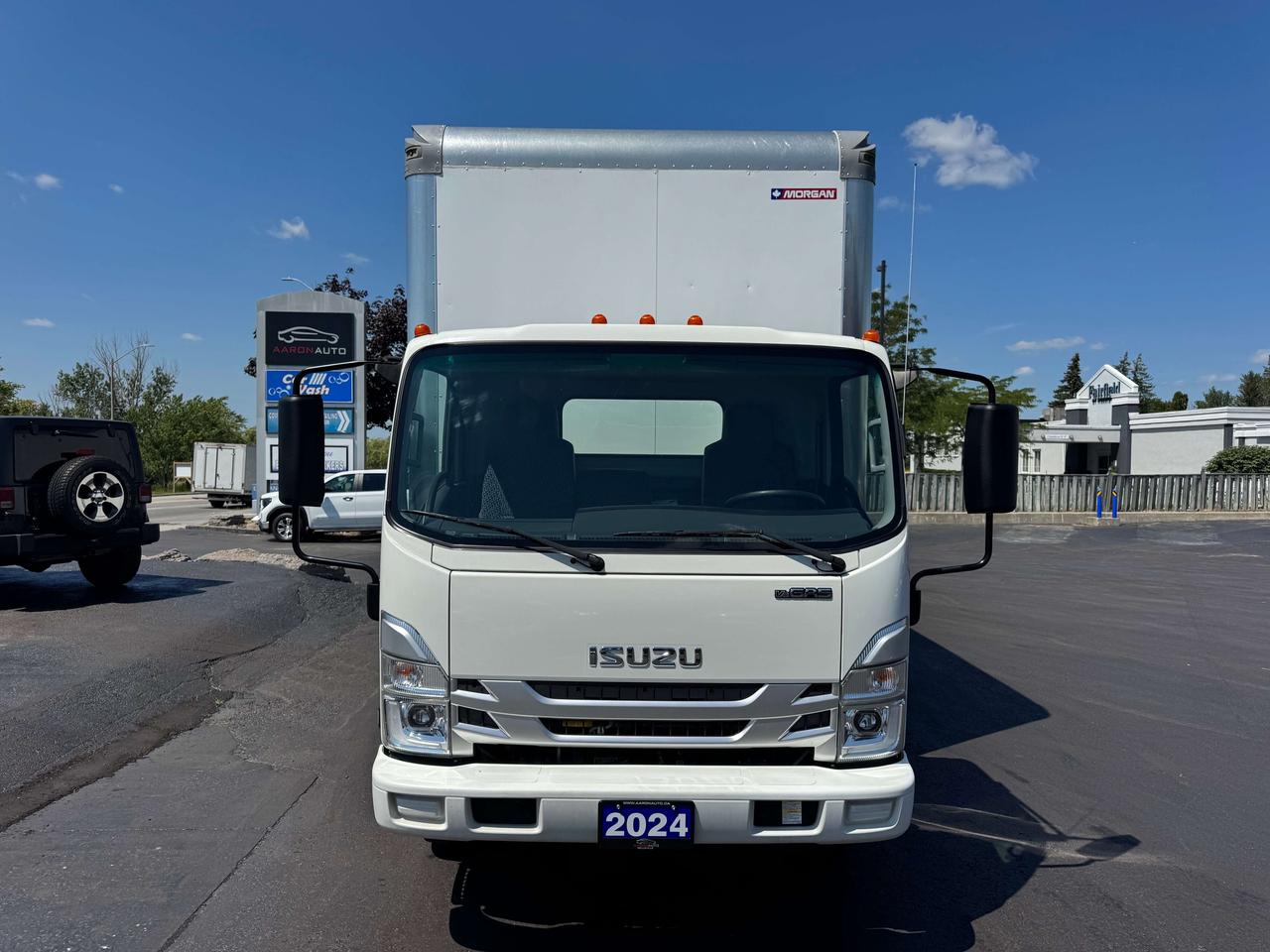 2024 Isuzu NPR 20 FT CUBE Photo