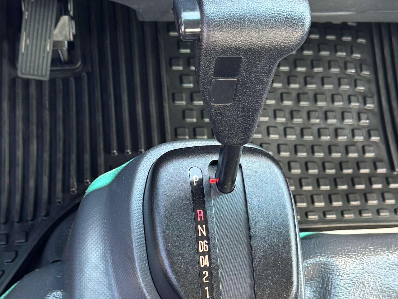 2024 Isuzu NPR 20 FT CUBE Photo