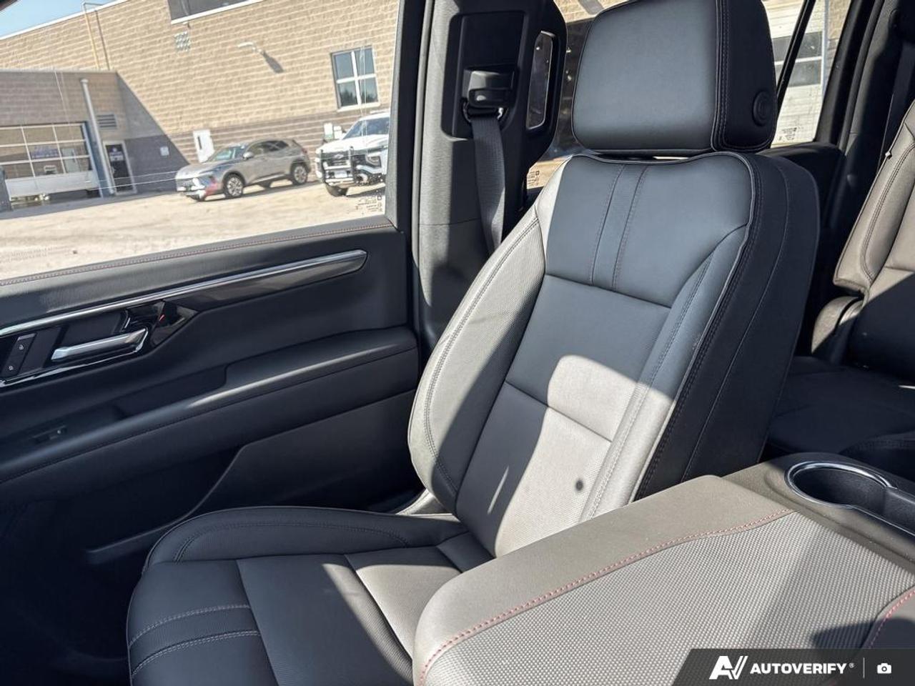 2026 Chevrolet Suburban RST 4dr 4x4 Photo