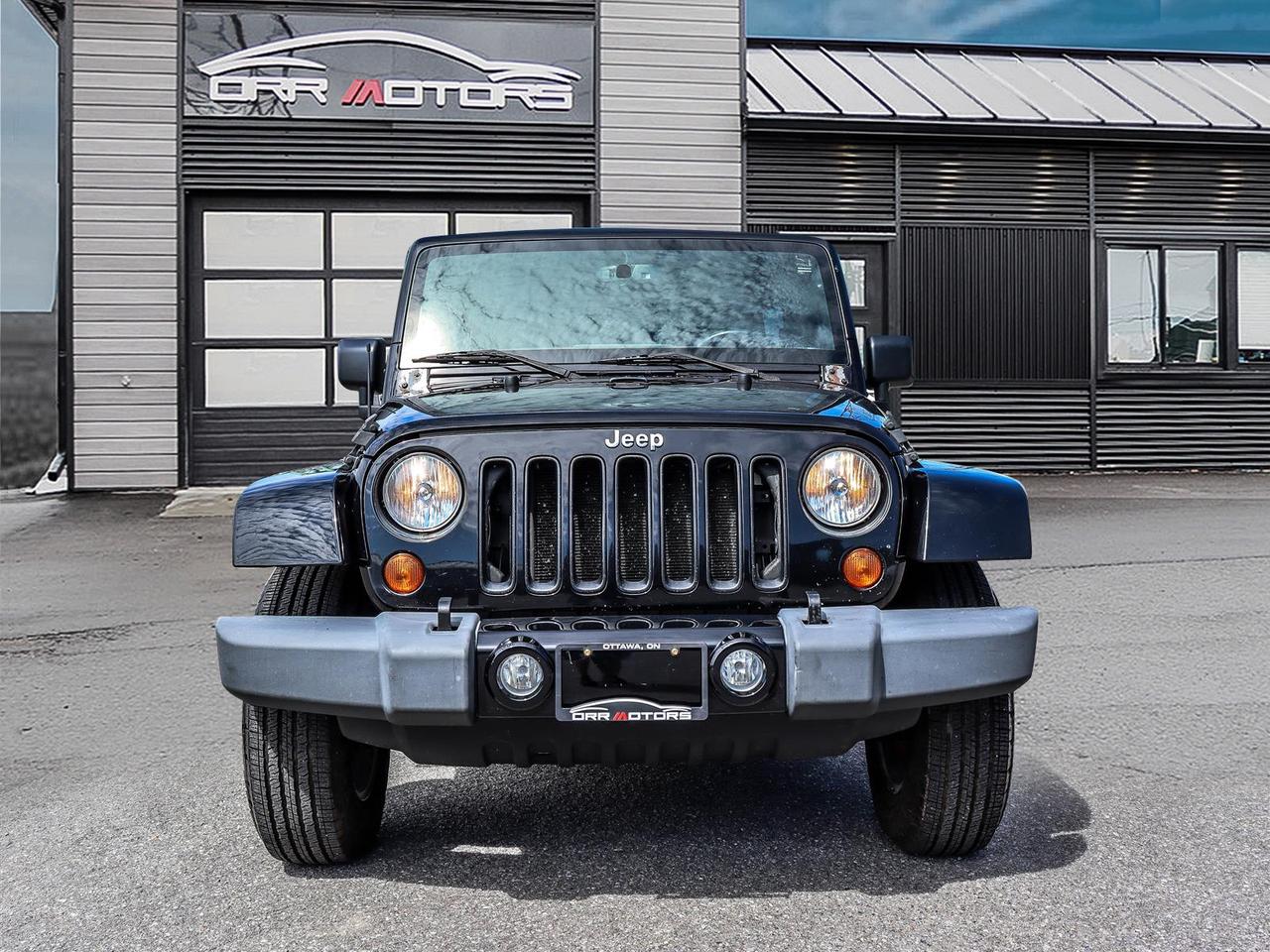 2017 Jeep Wrangler 4WD 4DR SAHARA Photo5