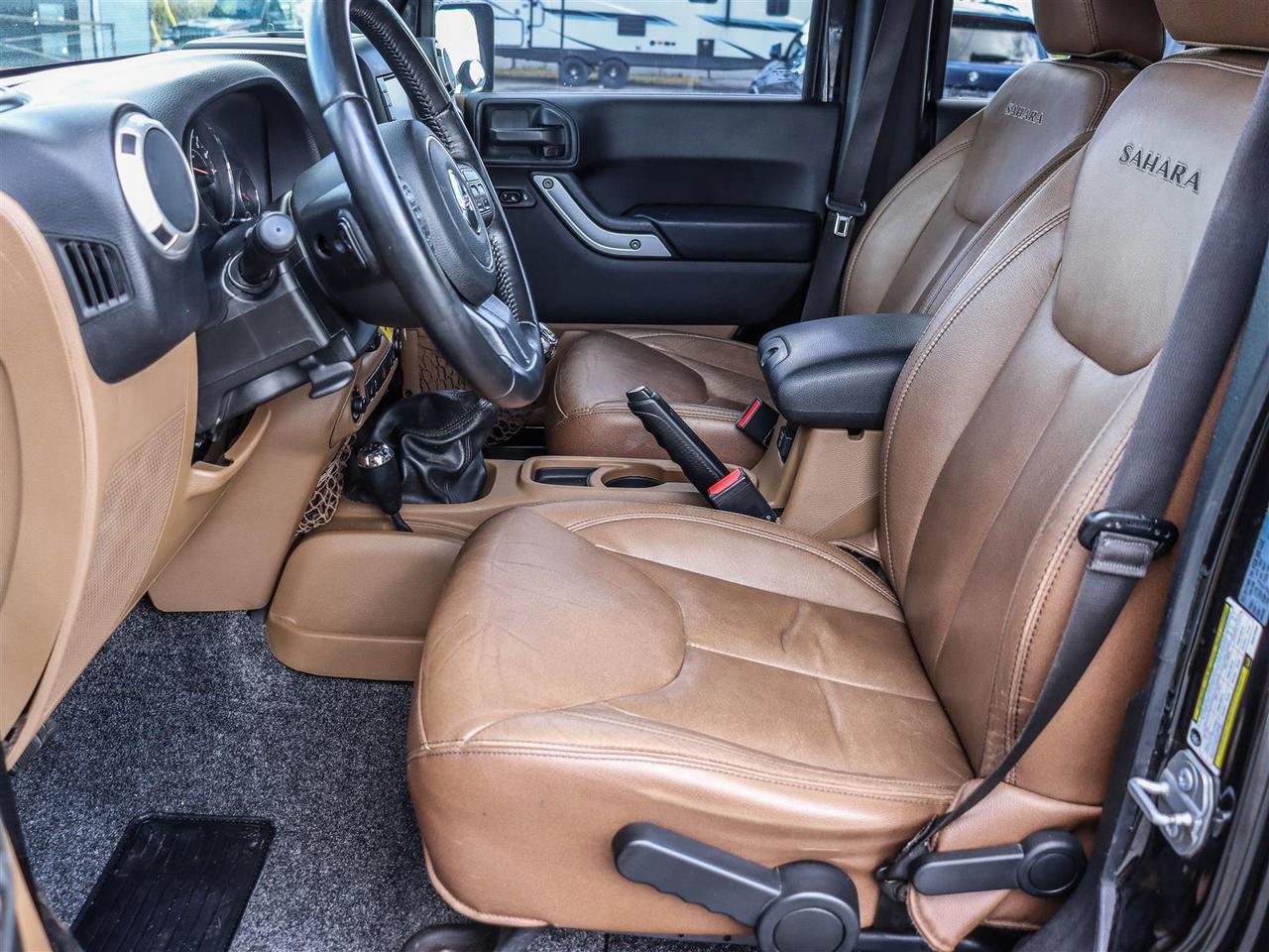 2017 Jeep Wrangler 4WD 4DR SAHARA Photo