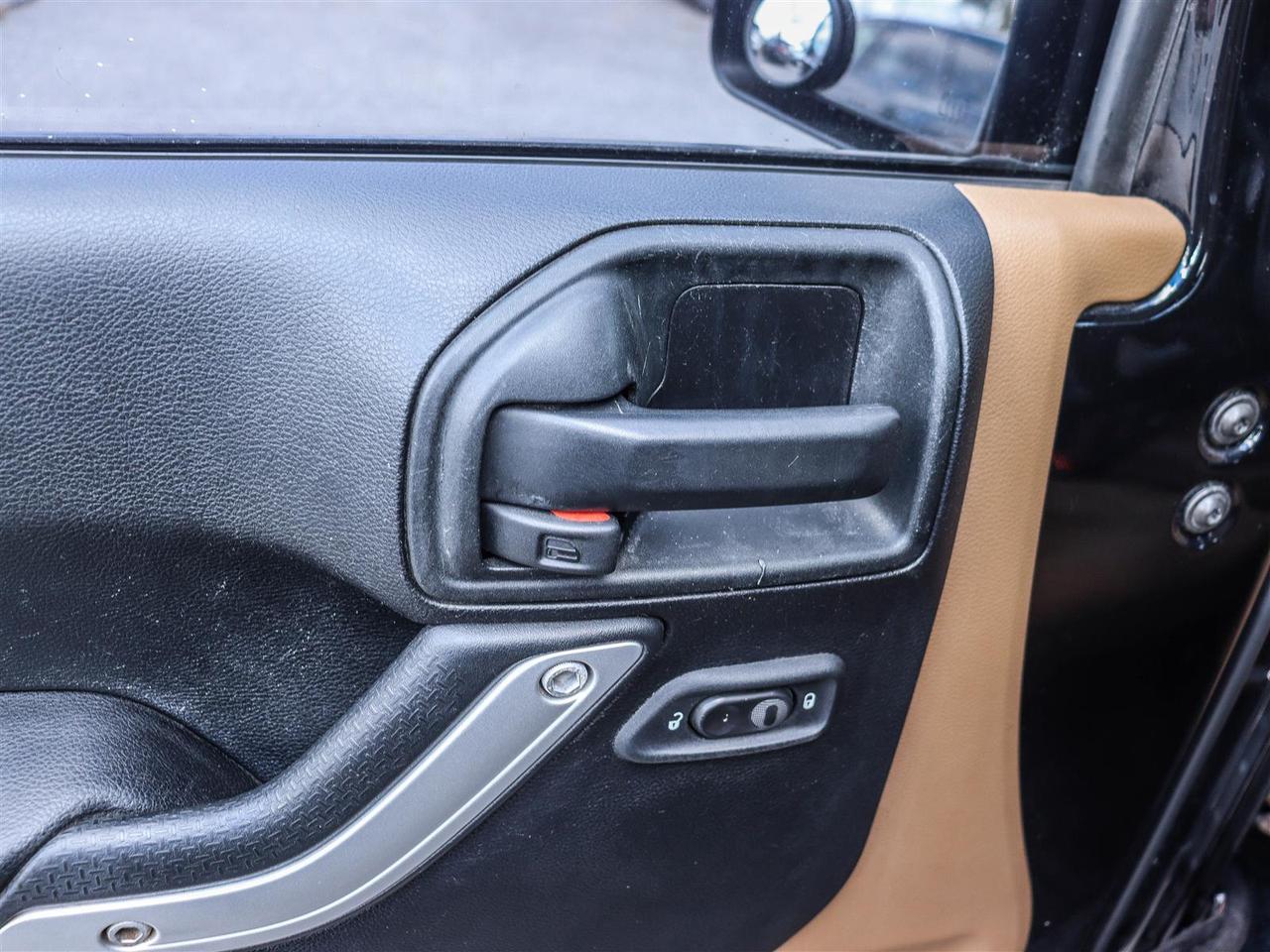 2017 Jeep Wrangler 4WD 4DR SAHARA Photo