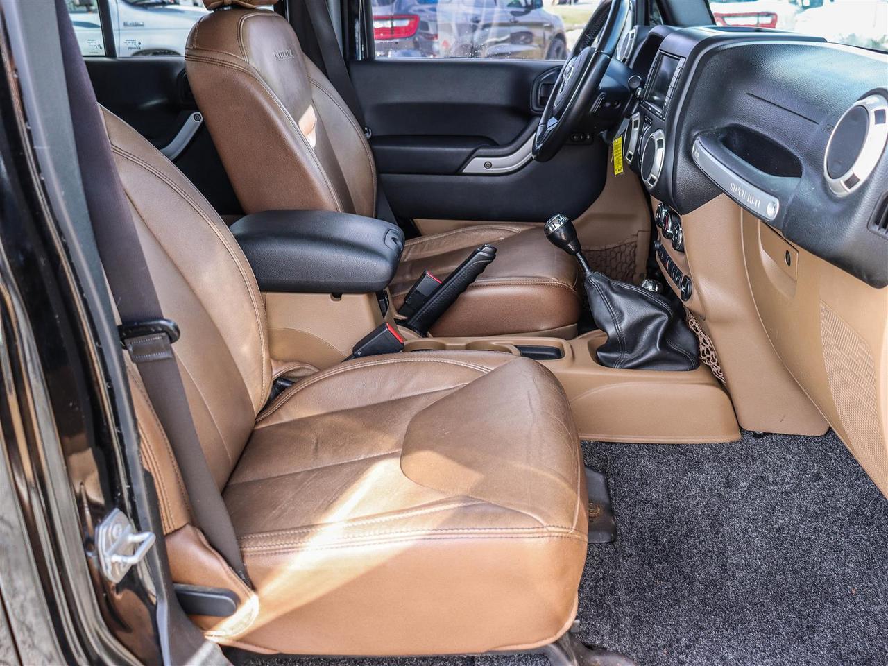 2017 Jeep Wrangler 4WD 4DR SAHARA Photo