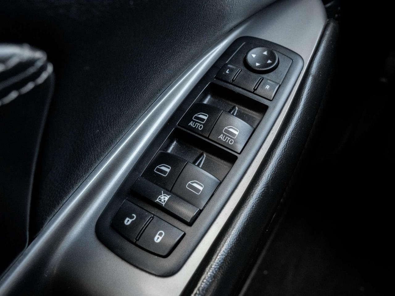 2017 Dodge Journey AWD Crossroad, Nav, Camera, Leather, Sunroof Photo