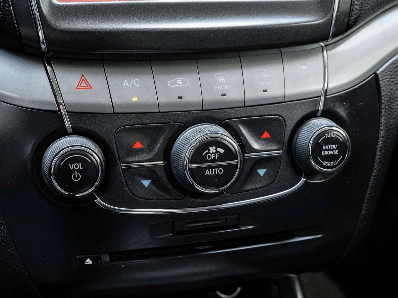 2017 Dodge Journey AWD Crossroad, Nav, Camera, Leather, Sunroof Photo