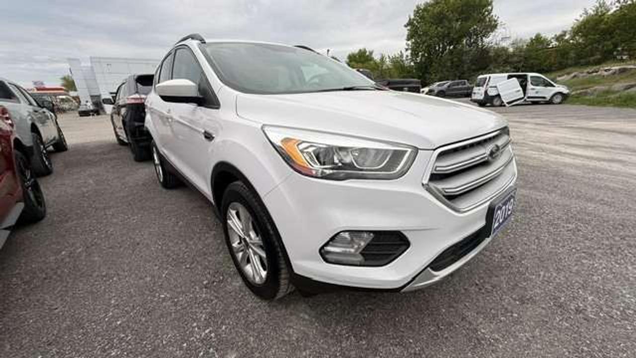 2019 Ford Escape SEL 4WD,  LEATHER, POWER GATE Photo