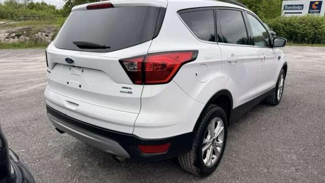 2019 Ford Escape SEL 4WD,  LEATHER, POWER GATE Photo