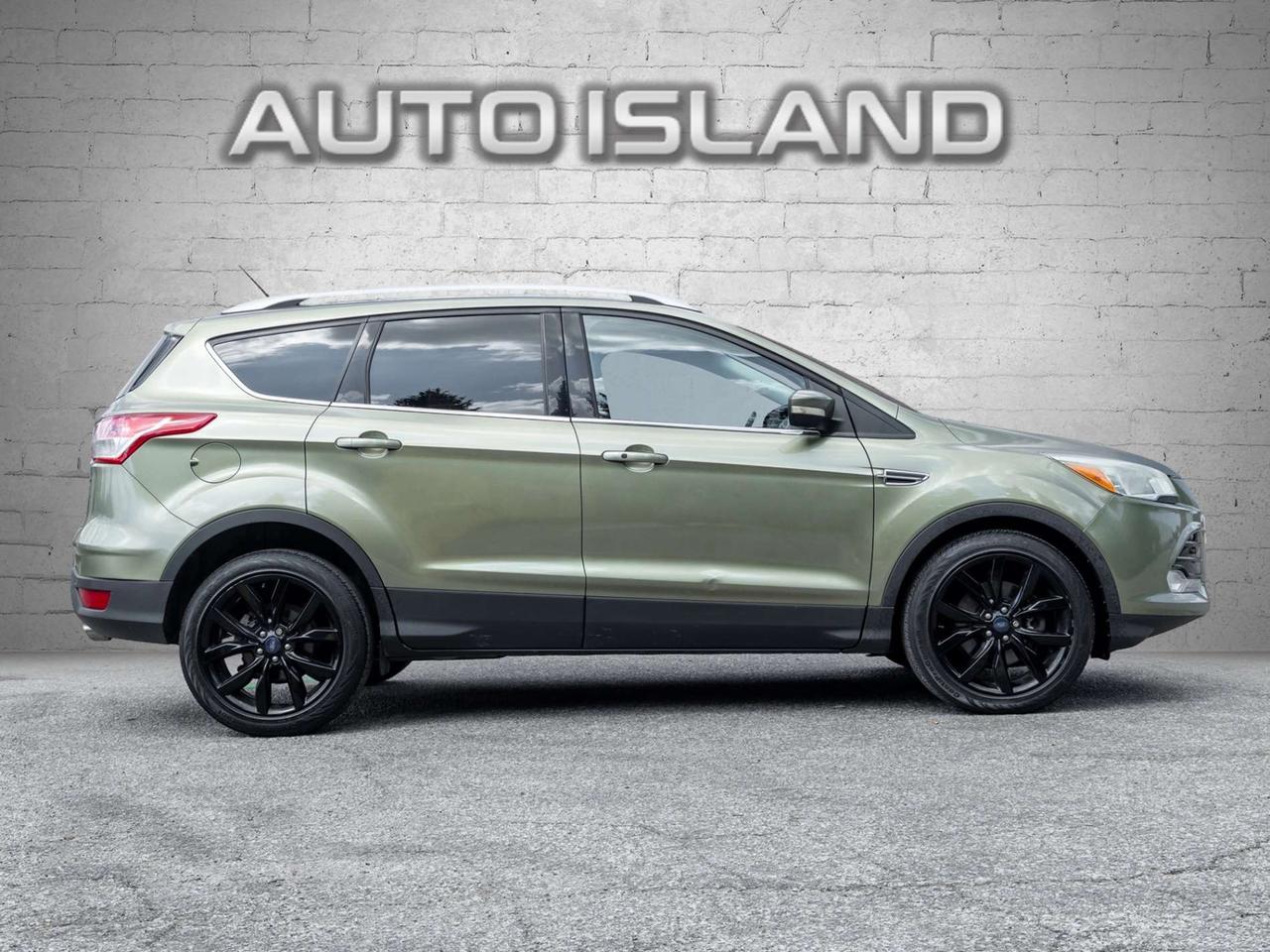 2014 Ford Escape 4WD Titanium, Nav, Camera, Leather Photo