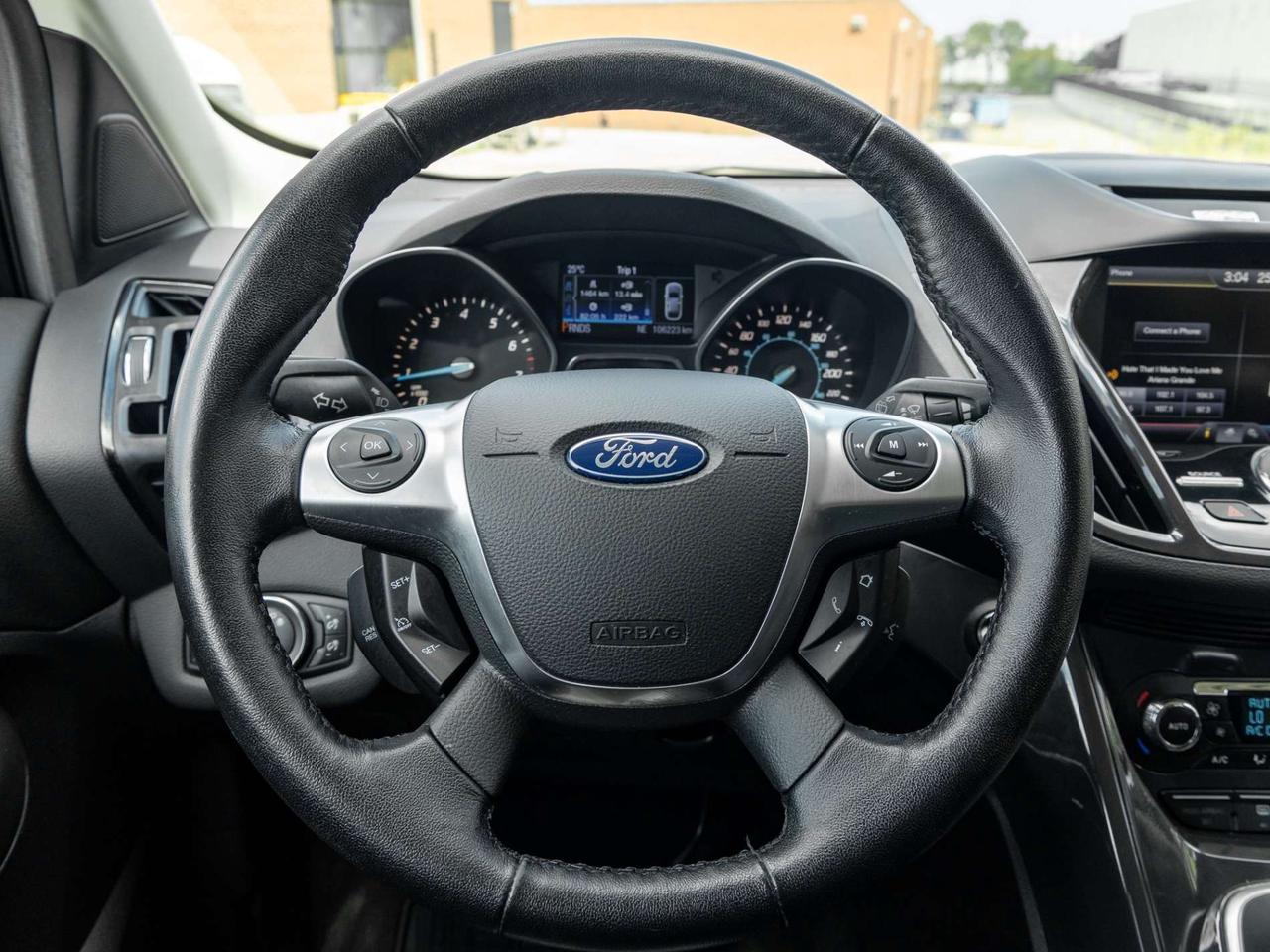2014 Ford Escape 4WD Titanium, Nav, Camera, Leather Photo