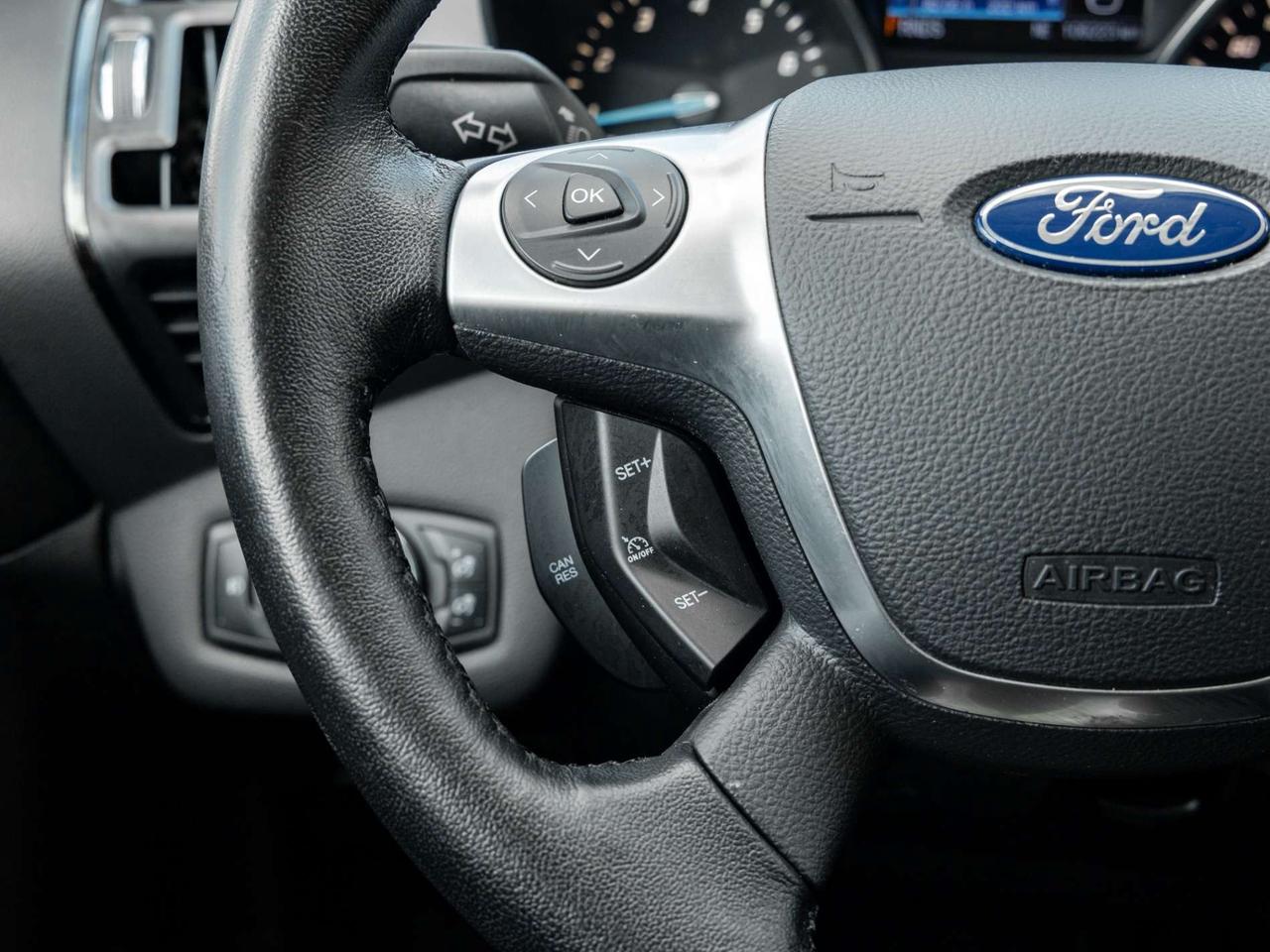 2014 Ford Escape 4WD Titanium, Nav, Camera, Leather Photo