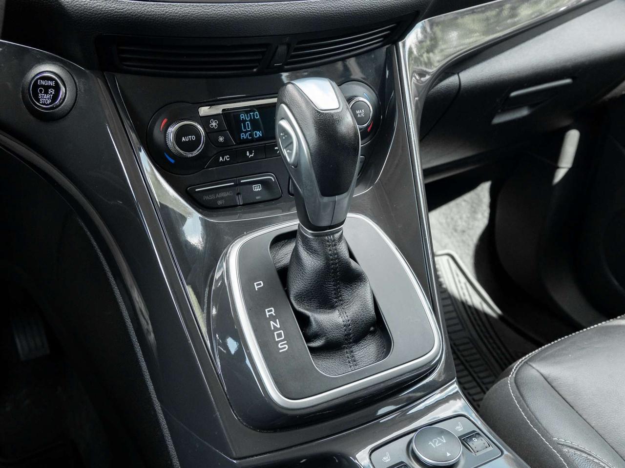 2014 Ford Escape 4WD Titanium, Nav, Camera, Leather Photo